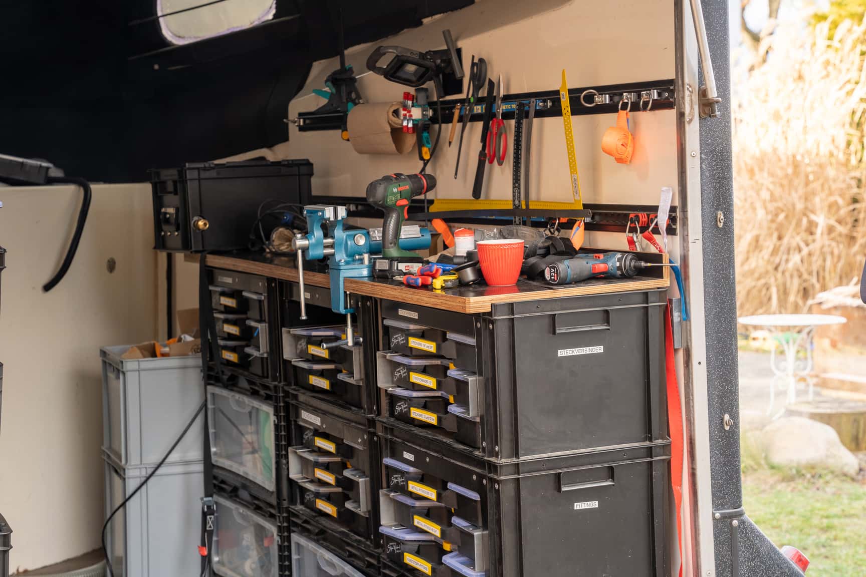 Ein Blick in Stefans Werkstattanhänger