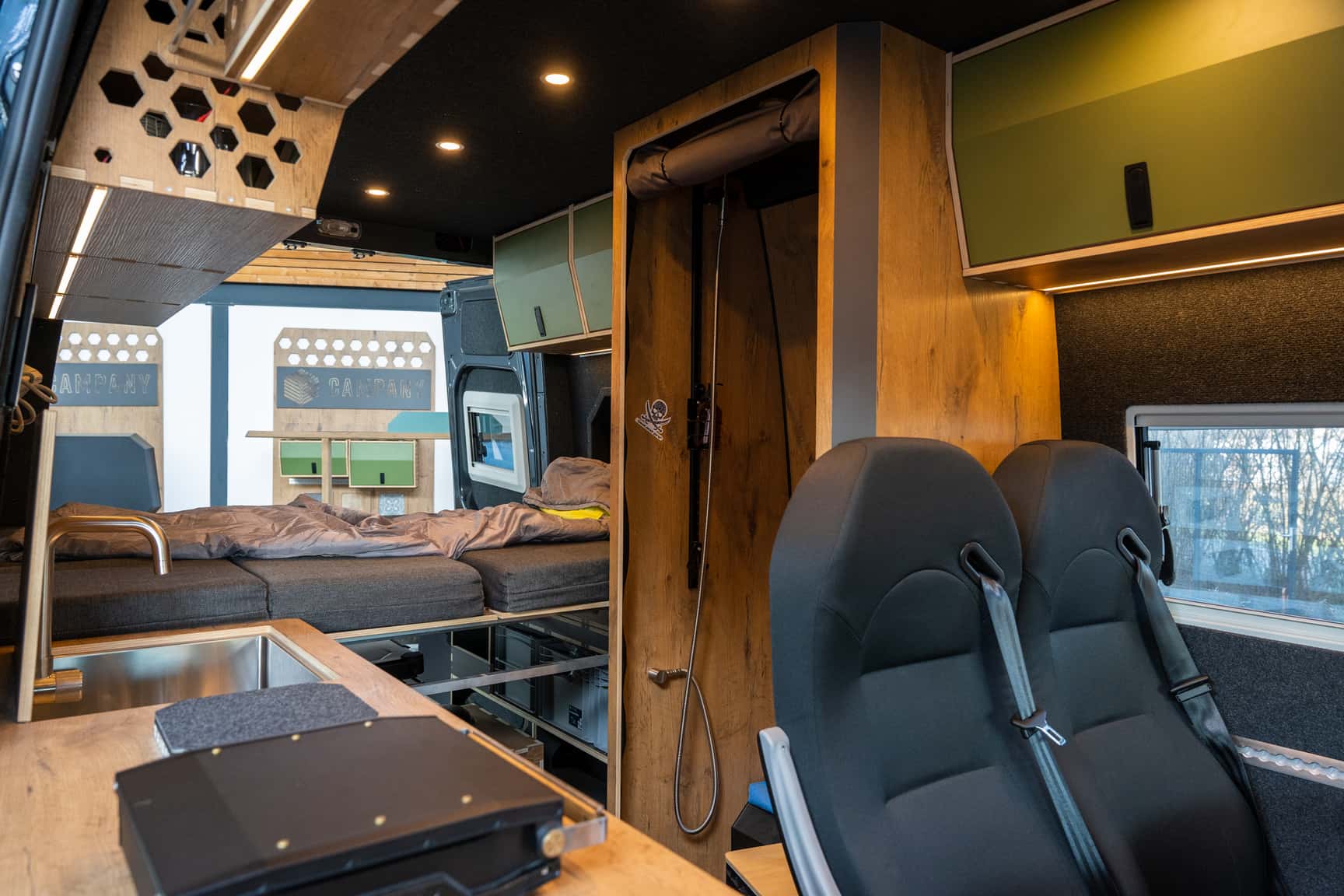 Campany Innenausbau eines Mercedes Sprinter L2H2 mit Aufstelldach