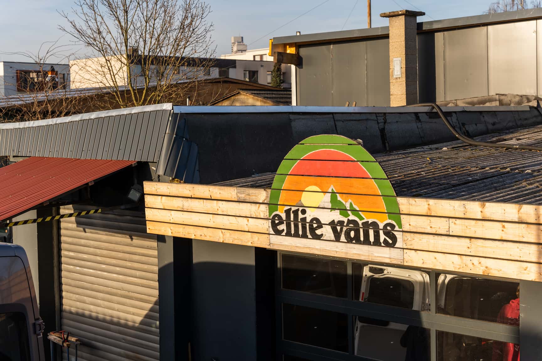 Ellie Vans liegt mitten in Köln, was dem Gelände einen besonderen Flair verleiht