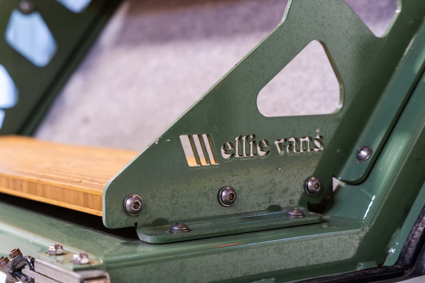 Details an der zweiteiligen Heckklappe der Trailcat Kabine