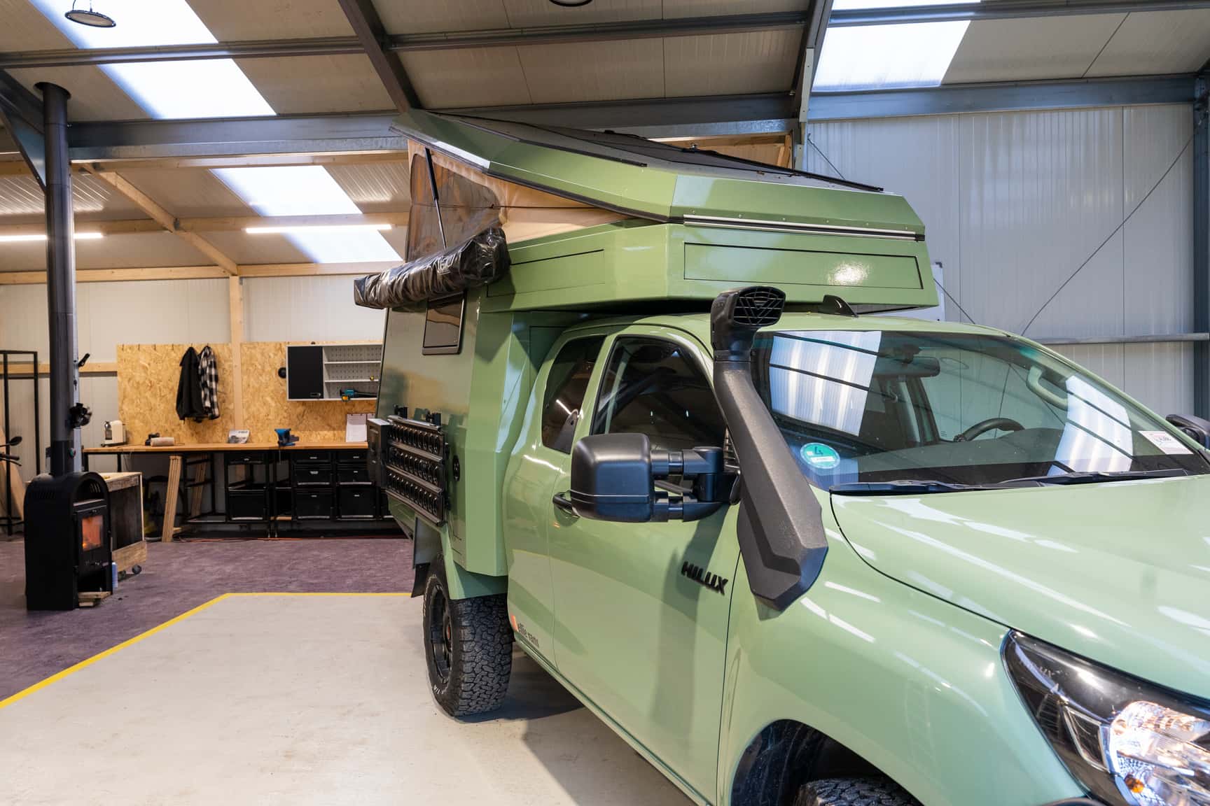 Toyota Hilux mit der Trailcat Kabine in der Flat-Top Variante