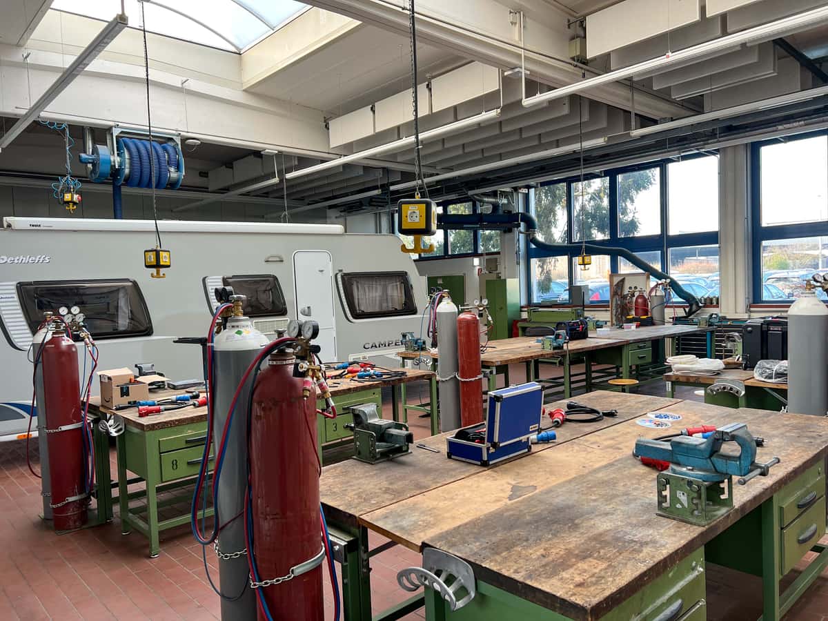 Schulungswerkstatt der Fahrzeugakademie Schweinfurt in der Caravan-Ausbildung