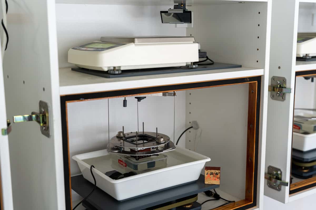 Experiment zur Bestimmung des Wasseraufnahmekoeffizienten durch kapillares Saugen