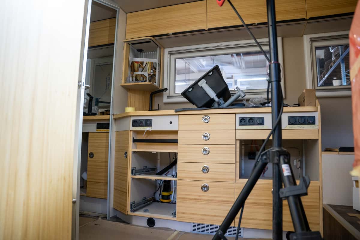 Im Bau befindlicher Innenausbau einer Fernreisekabine bei EWR