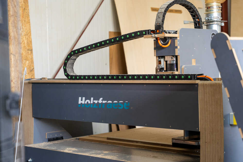 CNC Holzfräse in der Werkstatt der Vanfabrik