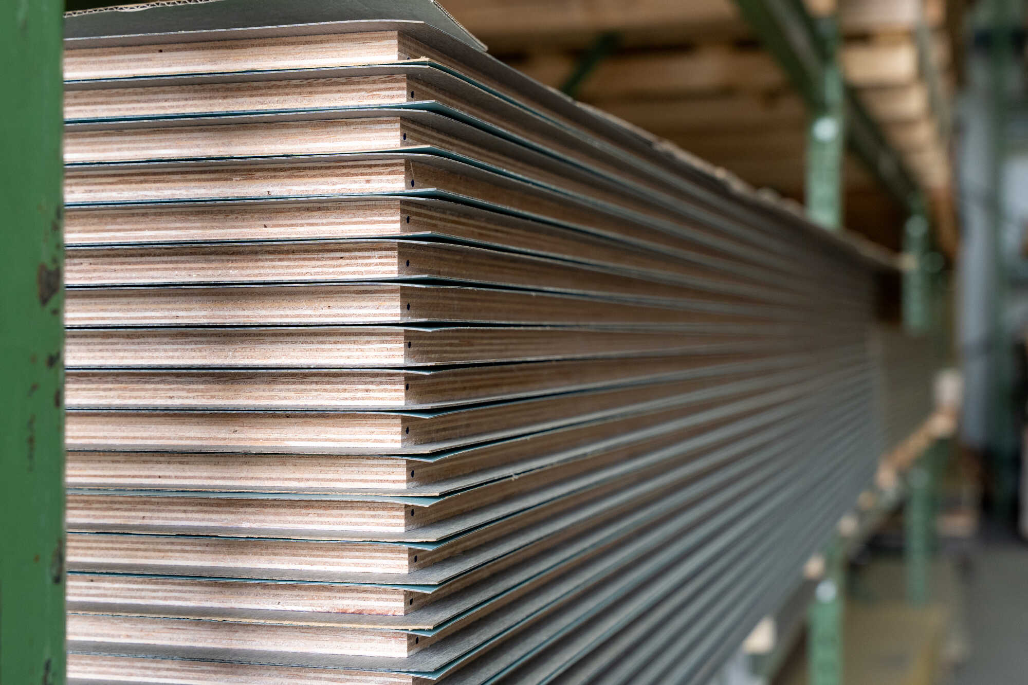 HPL Überstand bei der Queenply Platte