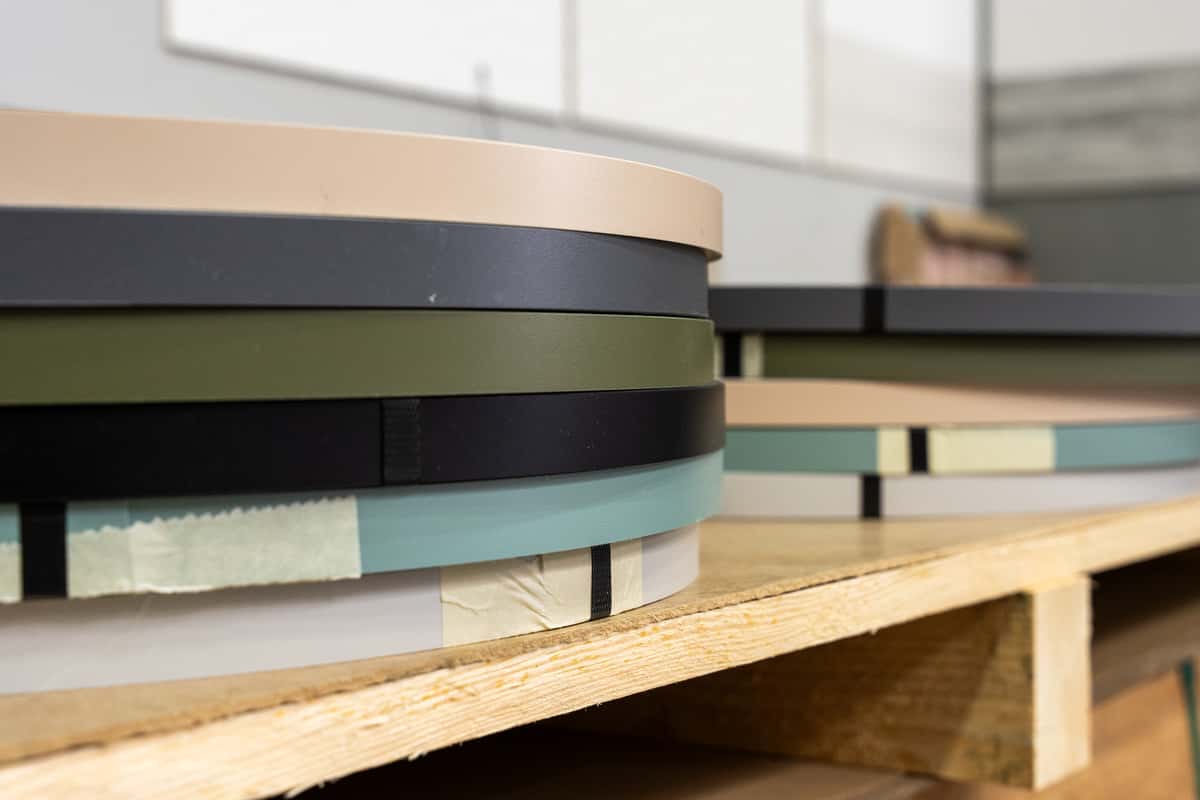 Farblich passende Kanten für die Queenply Verbundelemente