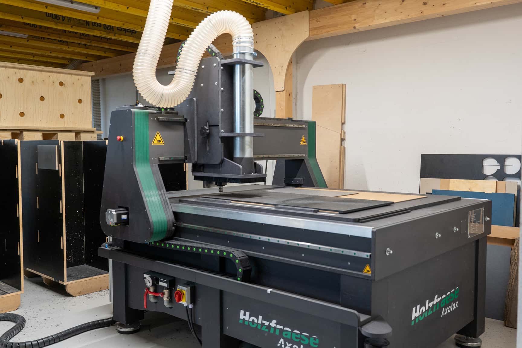 Kompakte Version der CNC Holzfräse für enge Platzverhältnisse