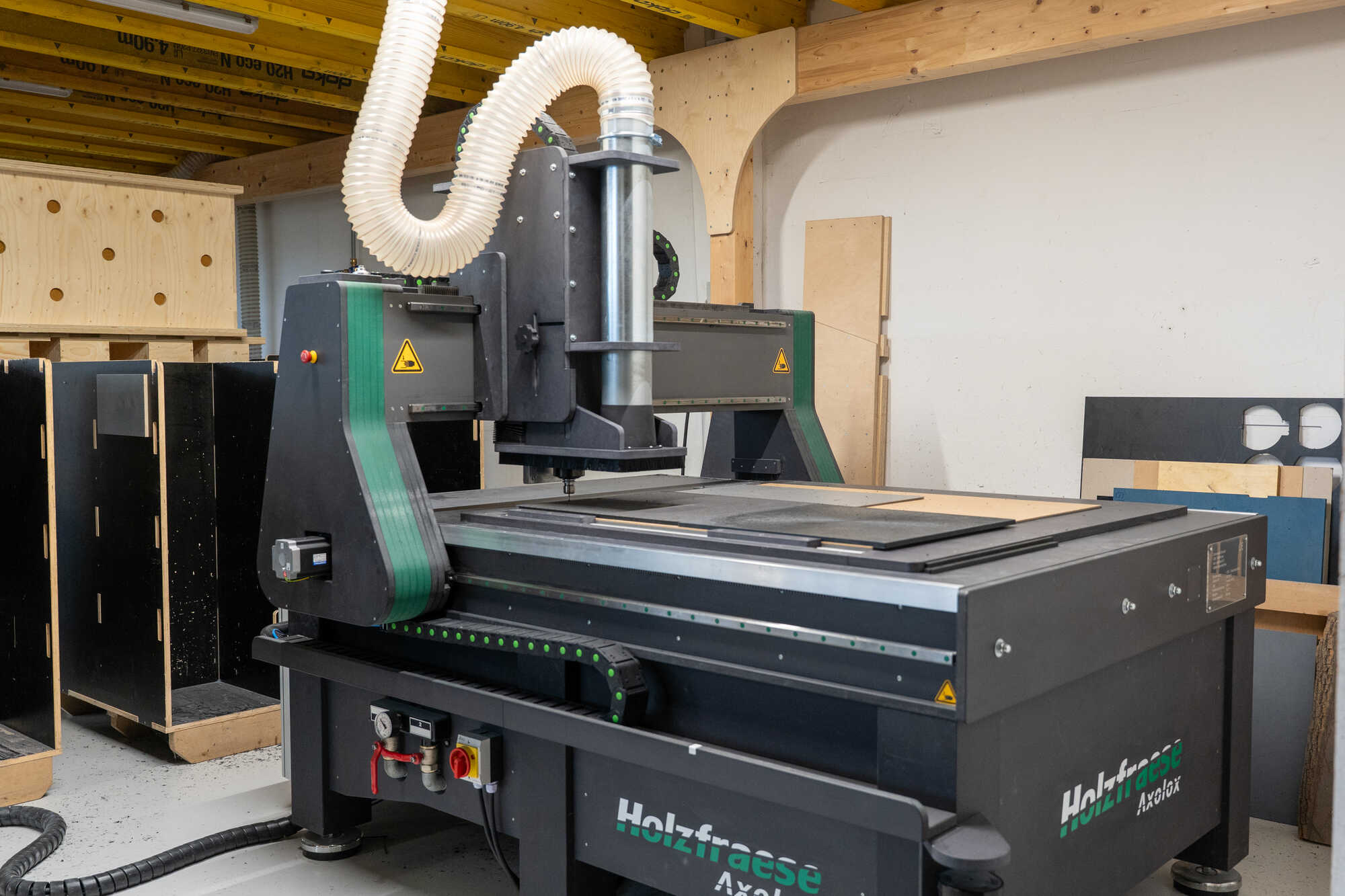 Kompakte Version der CNC Holzfräse für enge Platzverhältnisse