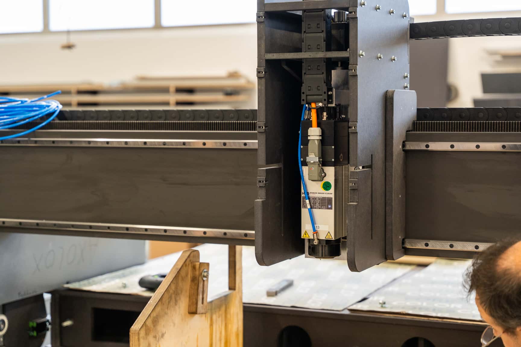 Blick auf die Spindel der CNC Holzfräse