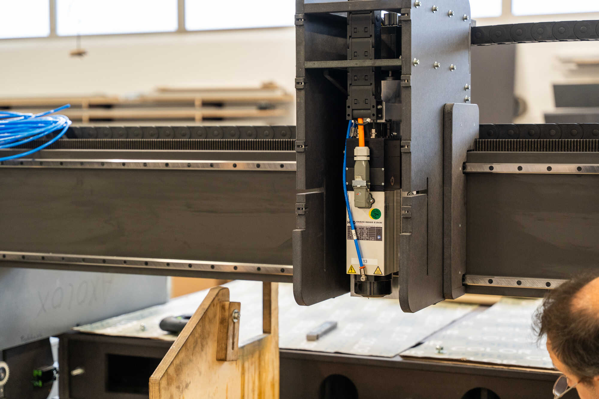 Blick auf die Spindel der CNC Holzfräse