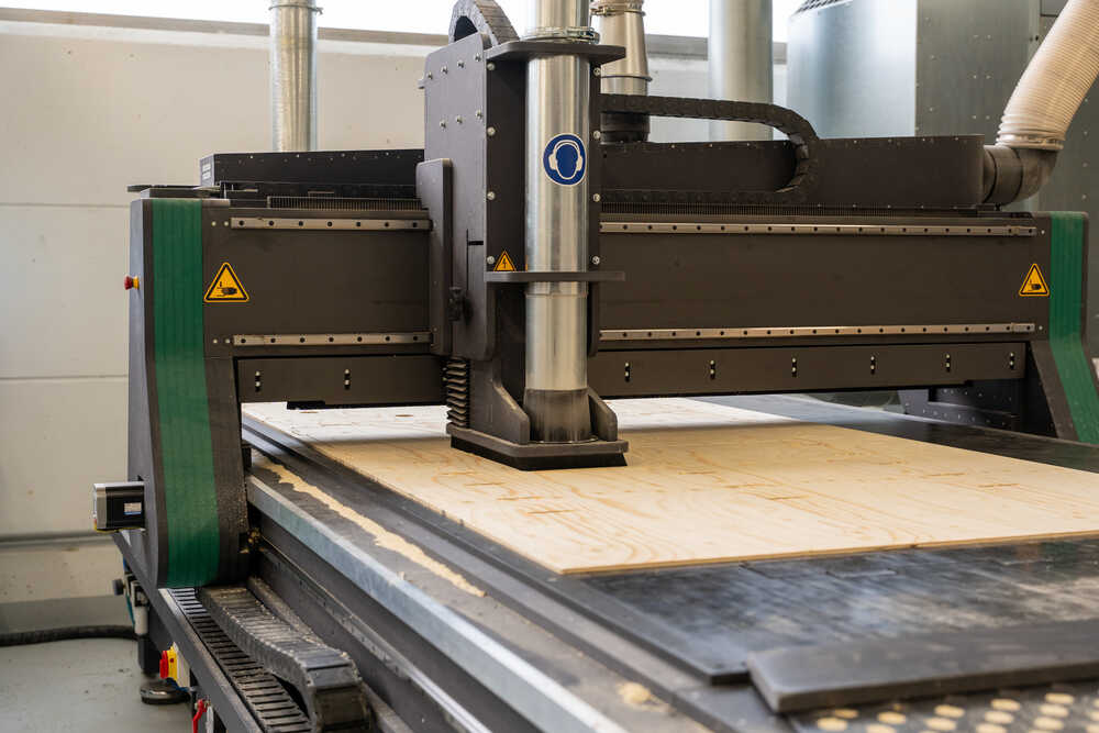 Die CNC Holzfräse bei der Arbeit