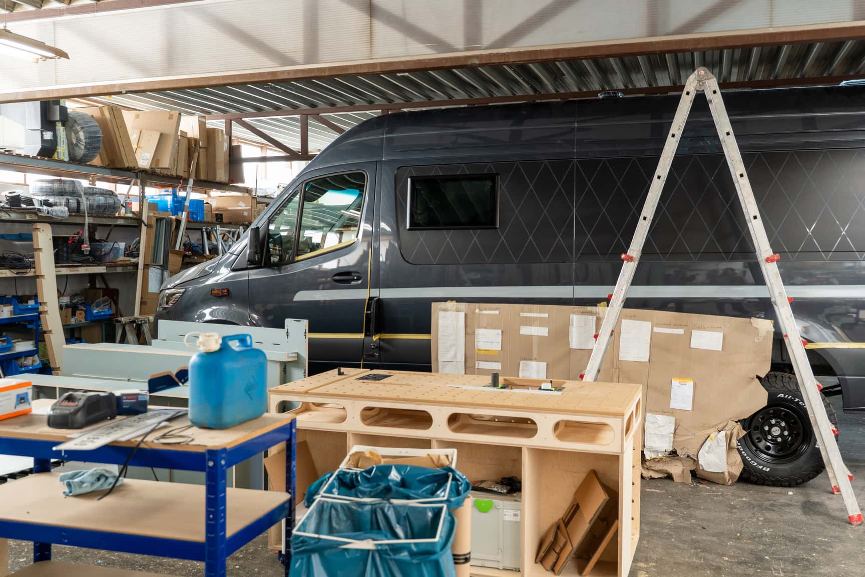 Aktuelles Projekt: Ein langer Sprinter, der jetzt seinen Innenausbau bekommt