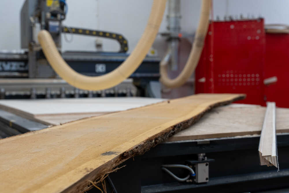 Wie man es von Cord kennt, findet sich auch Massivholz in der Werkstatt