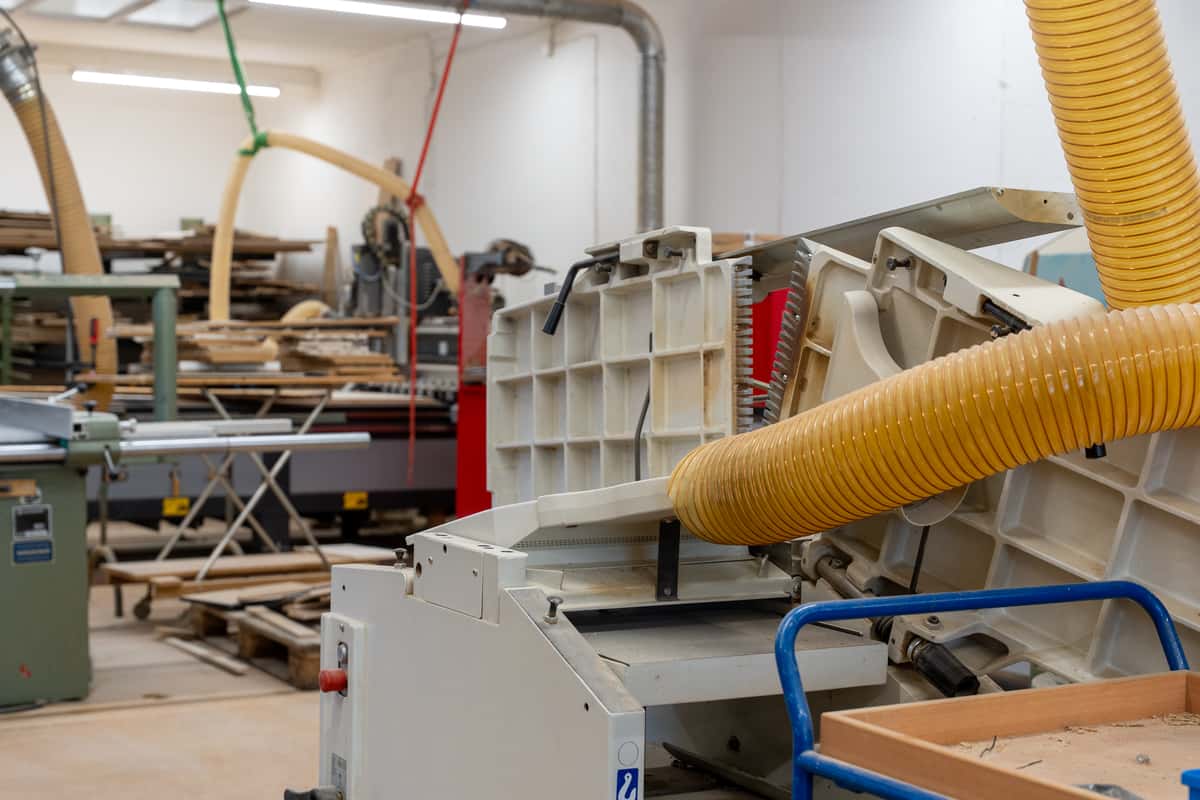 Abrichte und Dickenhobel für die Massivholzbearbeitung