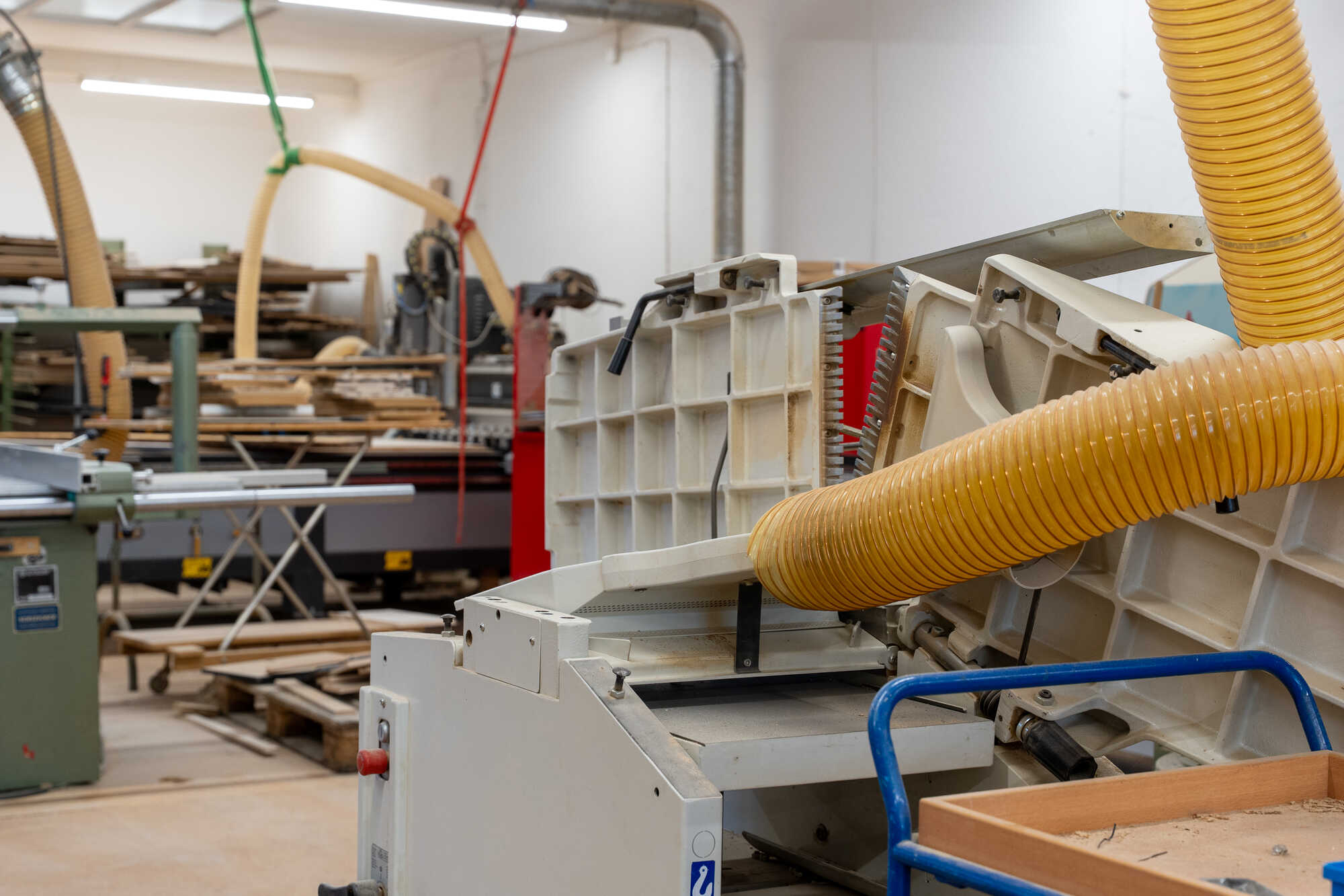 Abrichte und Dickenhobel für die Massivholzbearbeitung