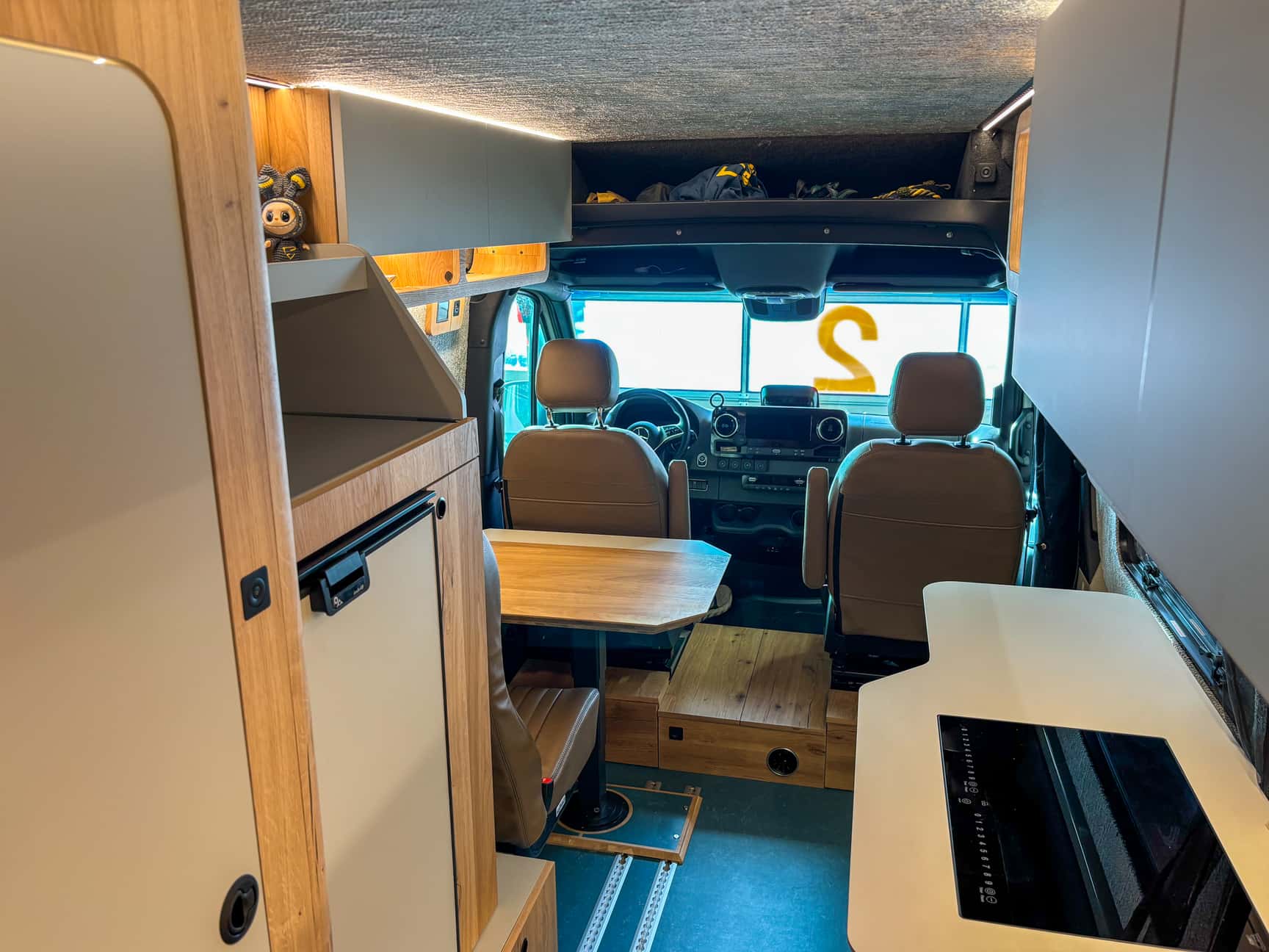 Blick nach vorne zur Sitzgruppe