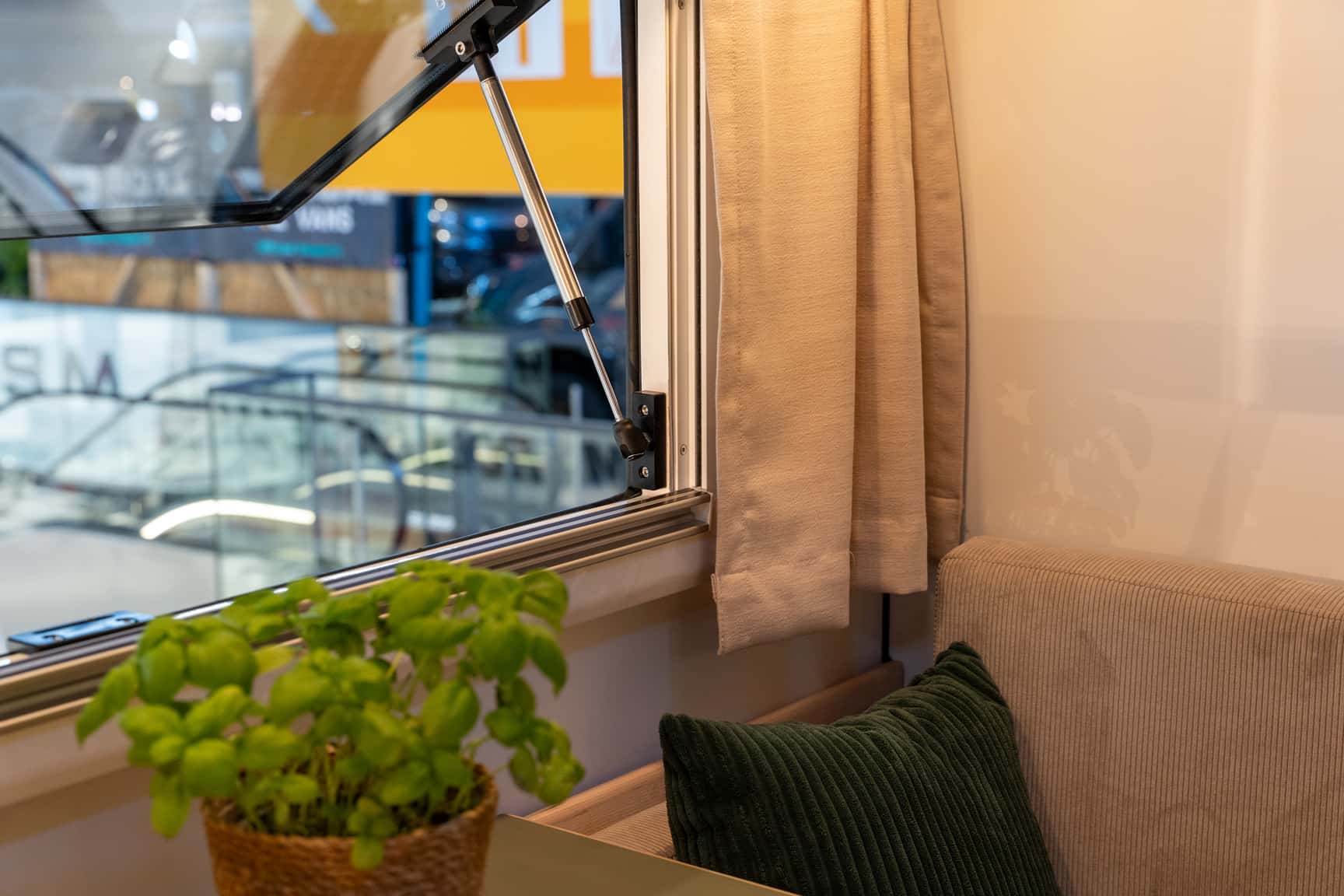 Details in der Kabine des Greenlander Sherpa