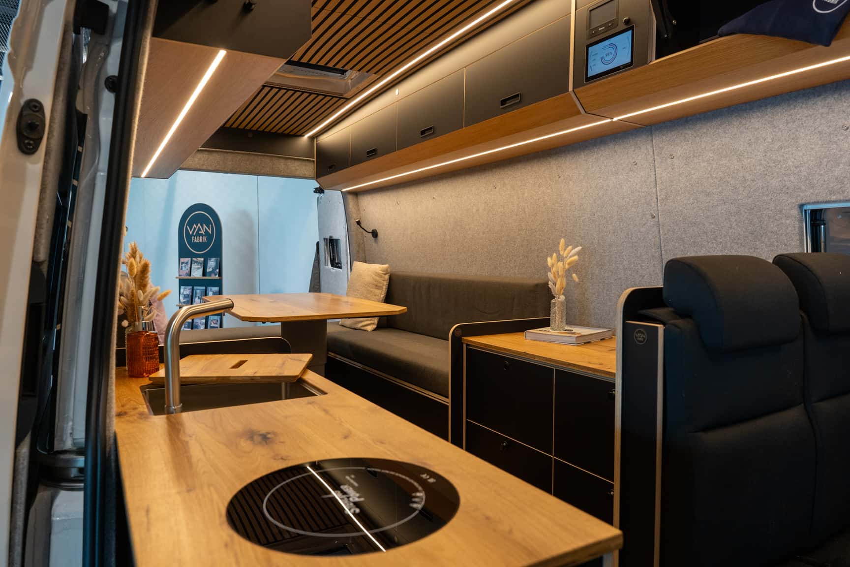 Blick in den Aussteller von der Vanfabrik auf der CMT 2026