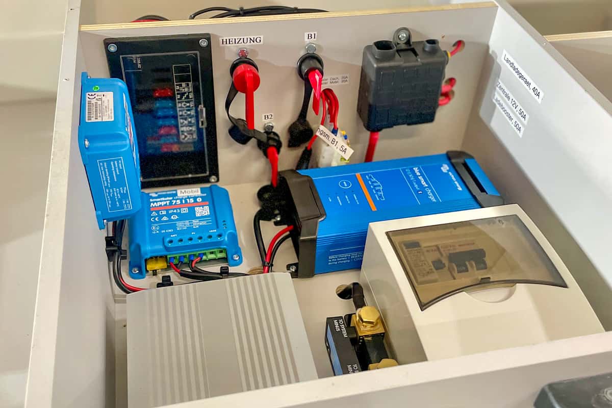 Elektroinstallation von Tino Eggert in einem Kundenfahrzeug