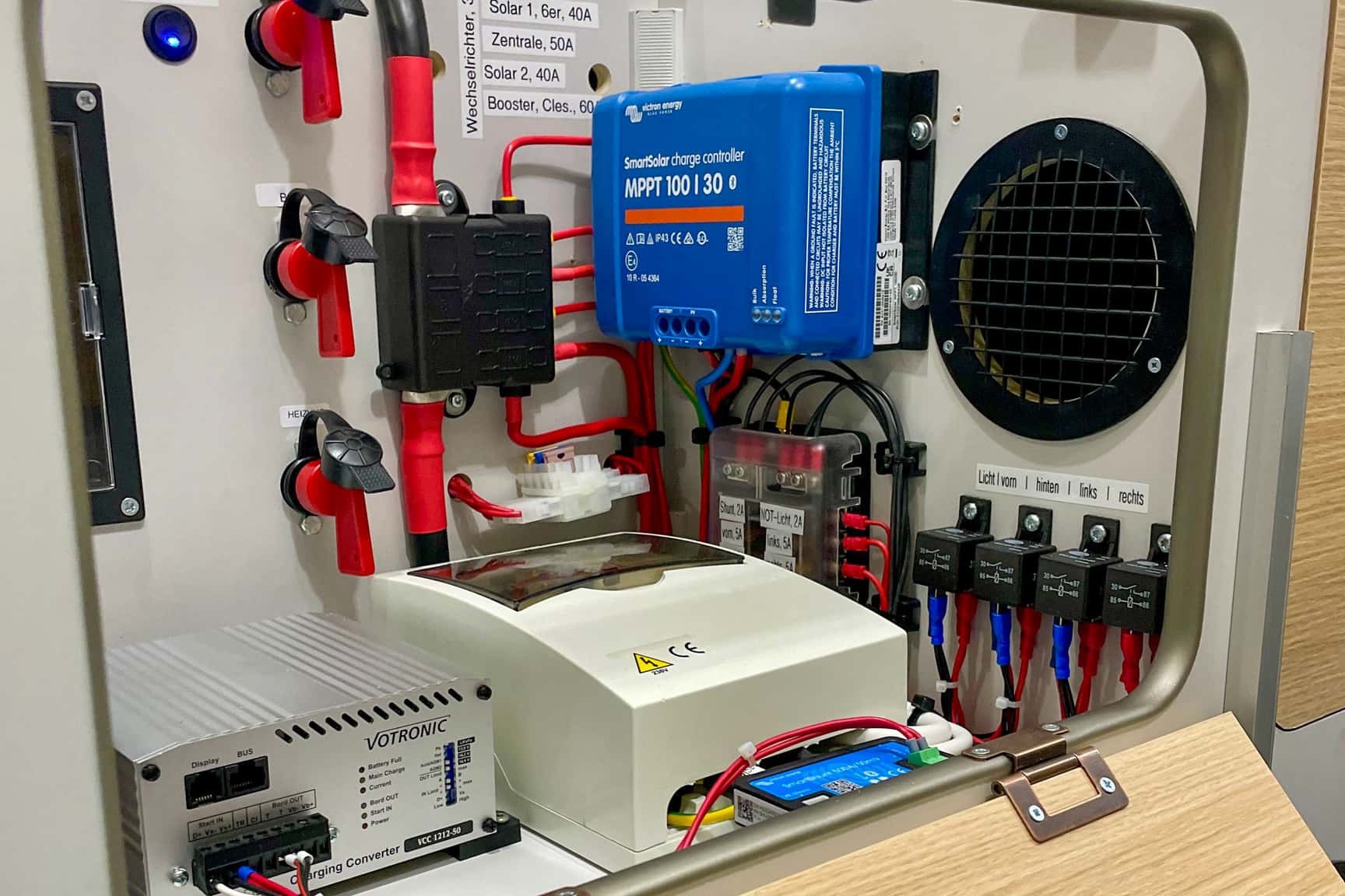 Elektroinstallation von Tino Eggert in einem Kundenfahrzeug