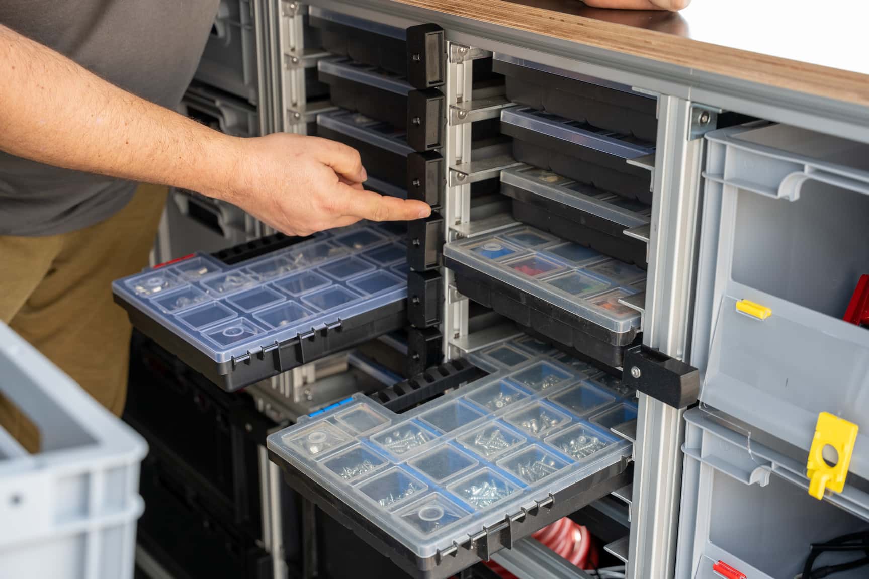 Sortimentskästen für Kleinteile in Tinos neuem Werkstattanhänger