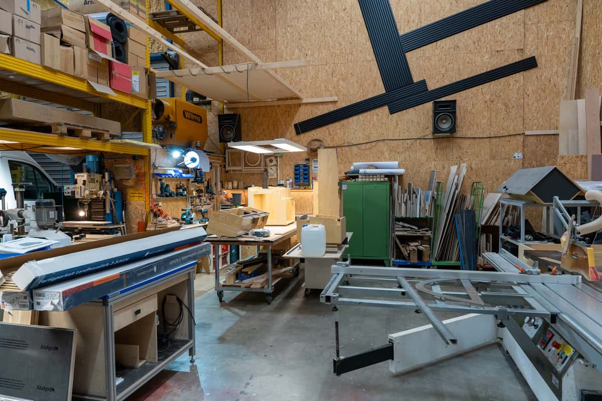 Blick in die Werkstatt von Birdbus