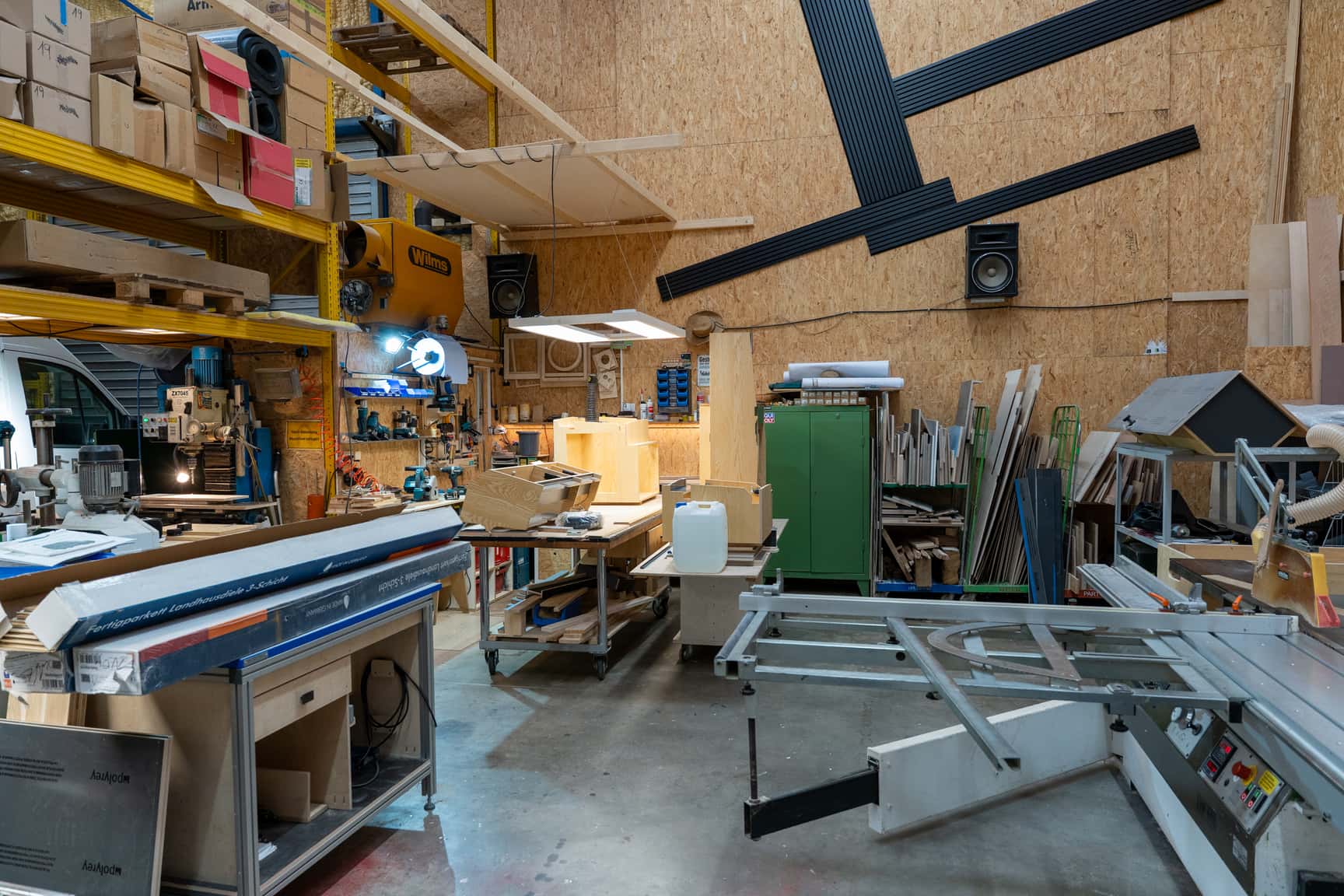 Blick in die Werkstatt von Birdbus